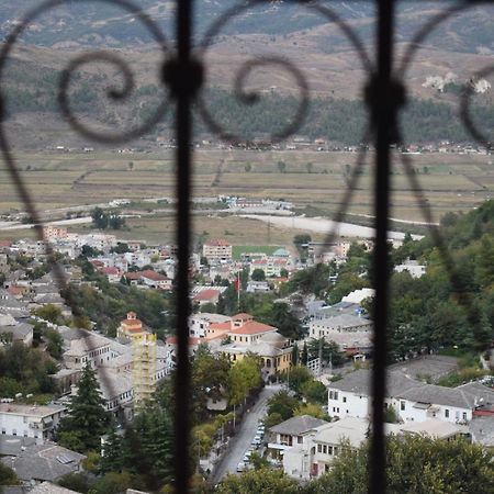 Braja House Hotel Gjirokaster Bagian luar foto