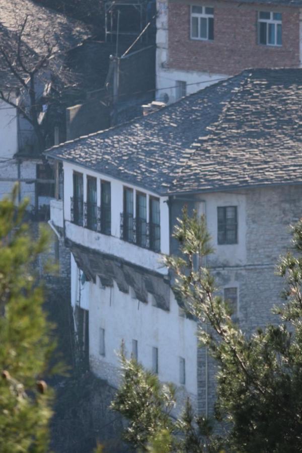 Braja House Hotel Gjirokaster Bagian luar foto