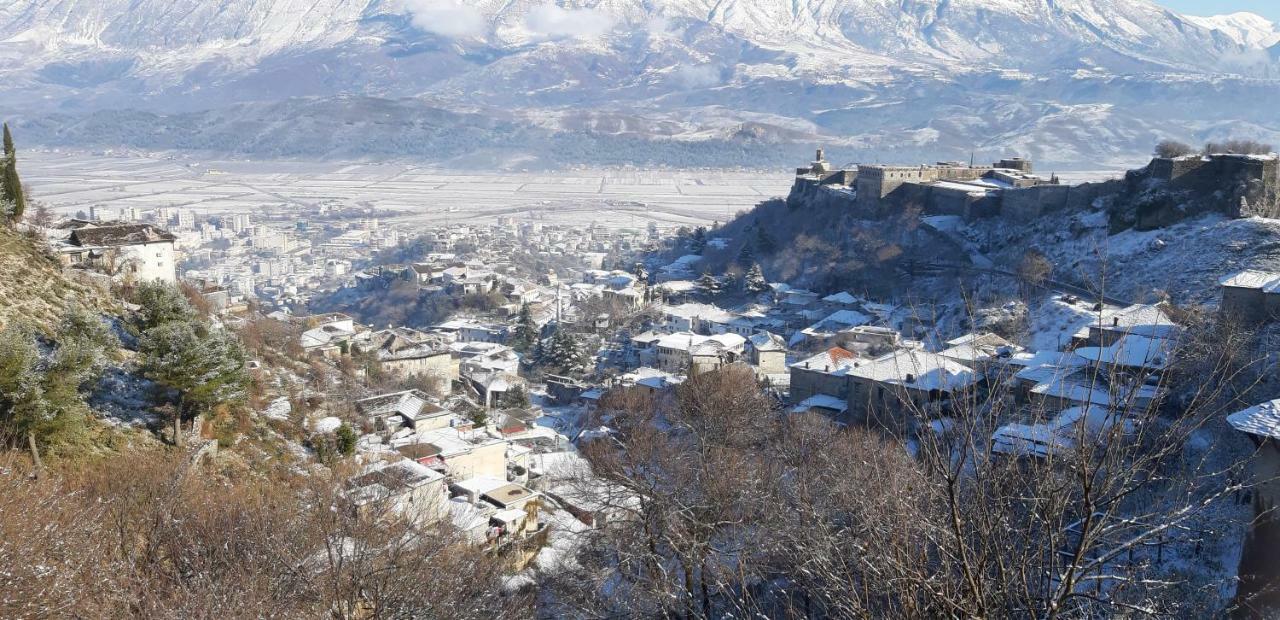 Braja House Hotel Gjirokaster Bagian luar foto