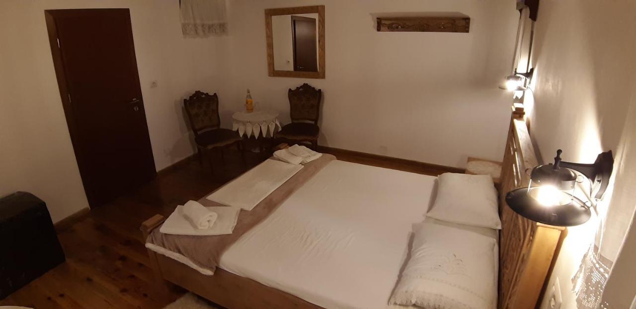 Braja House Hotel Gjirokaster Bagian luar foto